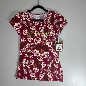 NWT Dereon Burgundy Fleur De Lis All-Over Print Y2K Tee Gold Logo Top Shirt